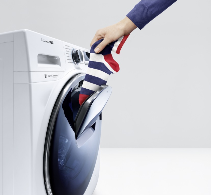 Samsung AddWash. Добавьте белье во время стирки.